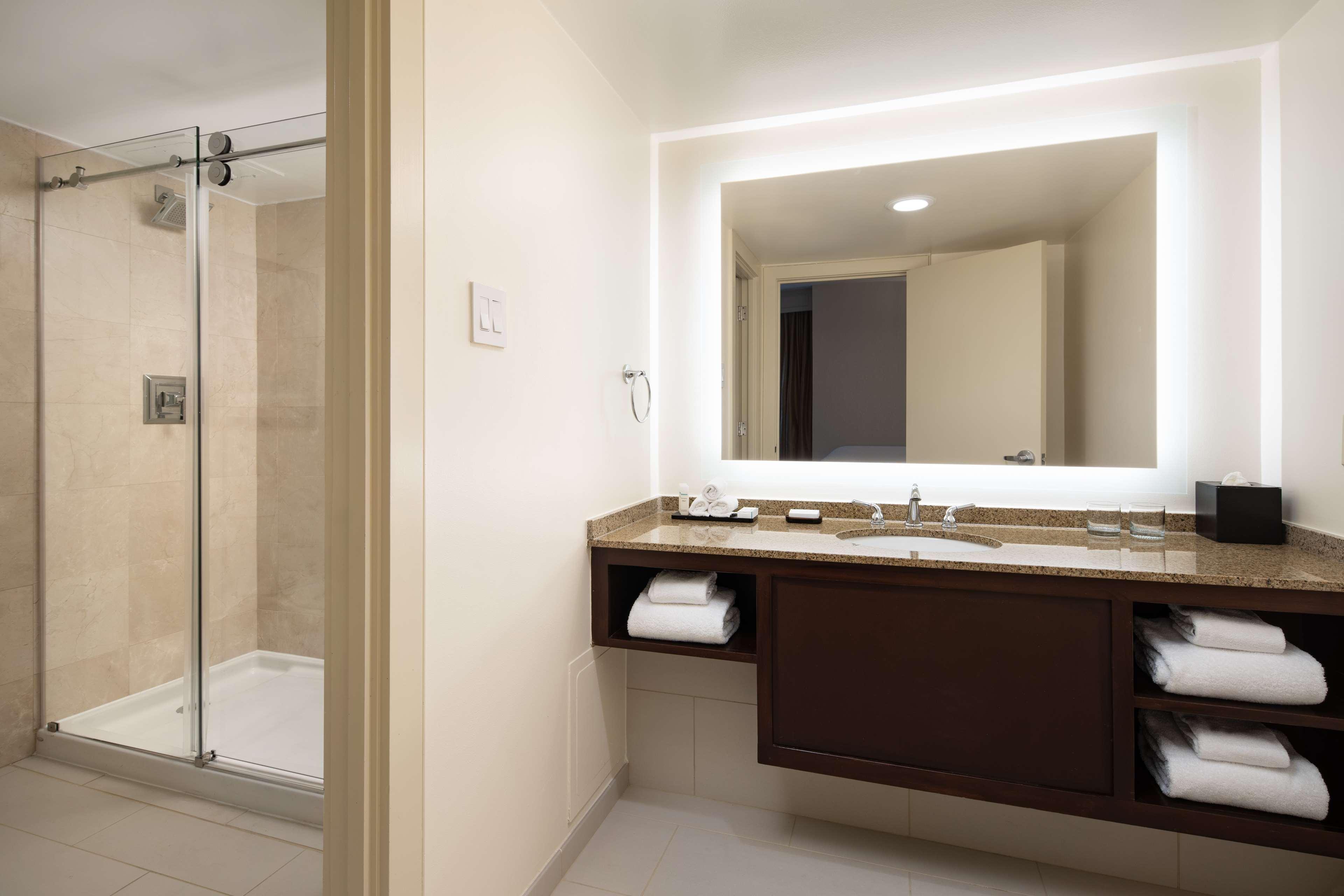 Embassy Suites By Hilton New Orleans Convention Center Екстериор снимка