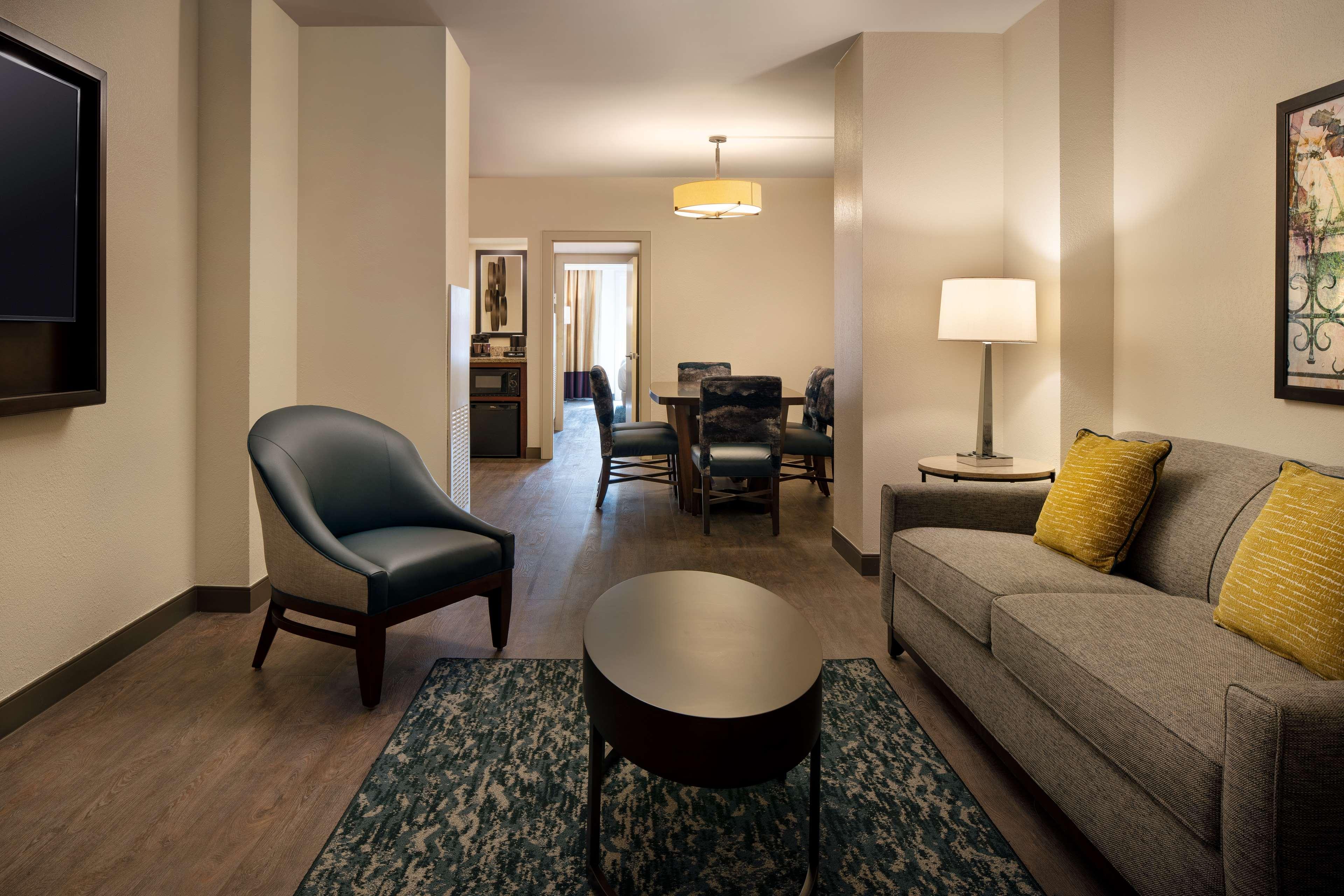 Embassy Suites By Hilton New Orleans Convention Center Екстериор снимка