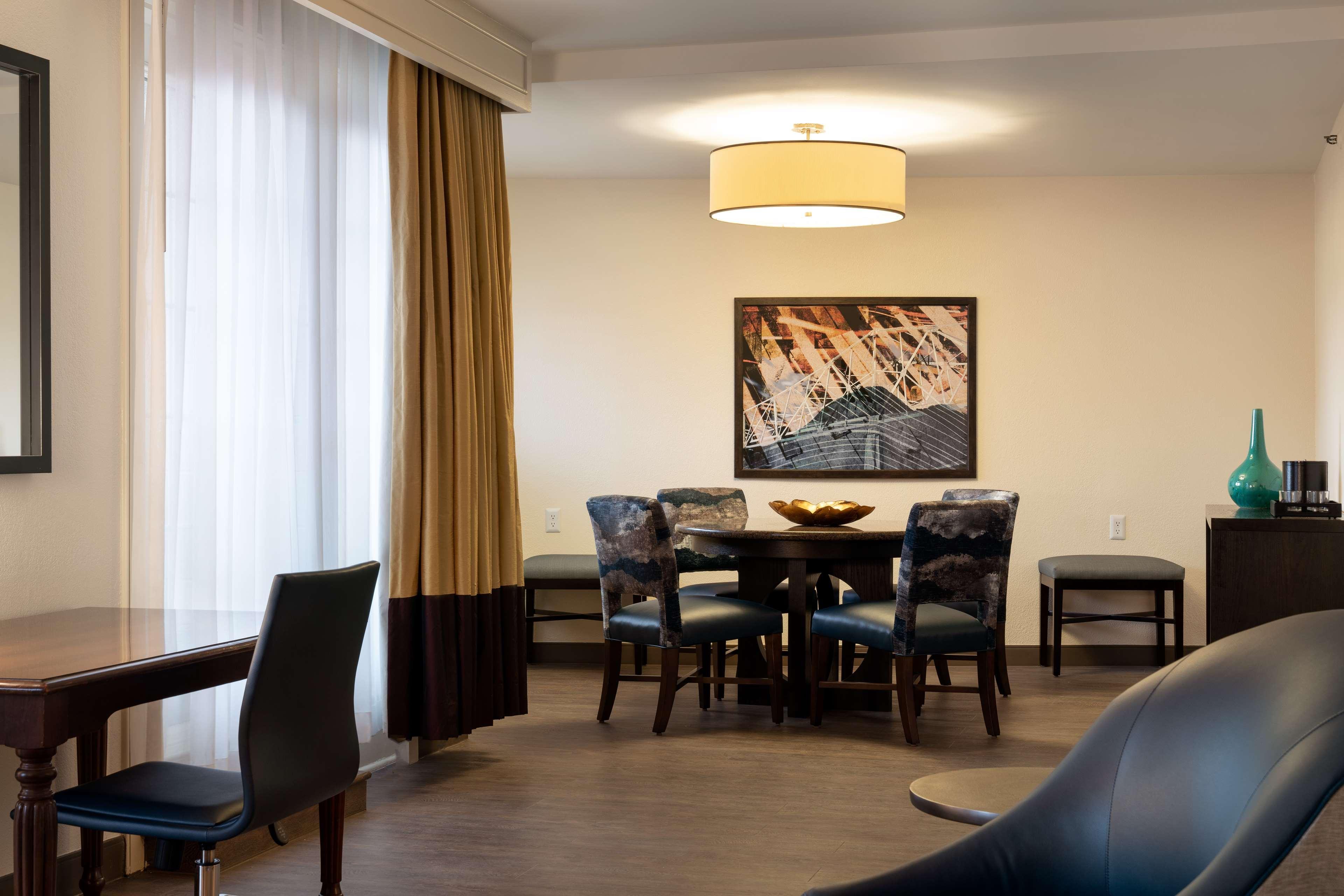 Embassy Suites By Hilton New Orleans Convention Center Екстериор снимка