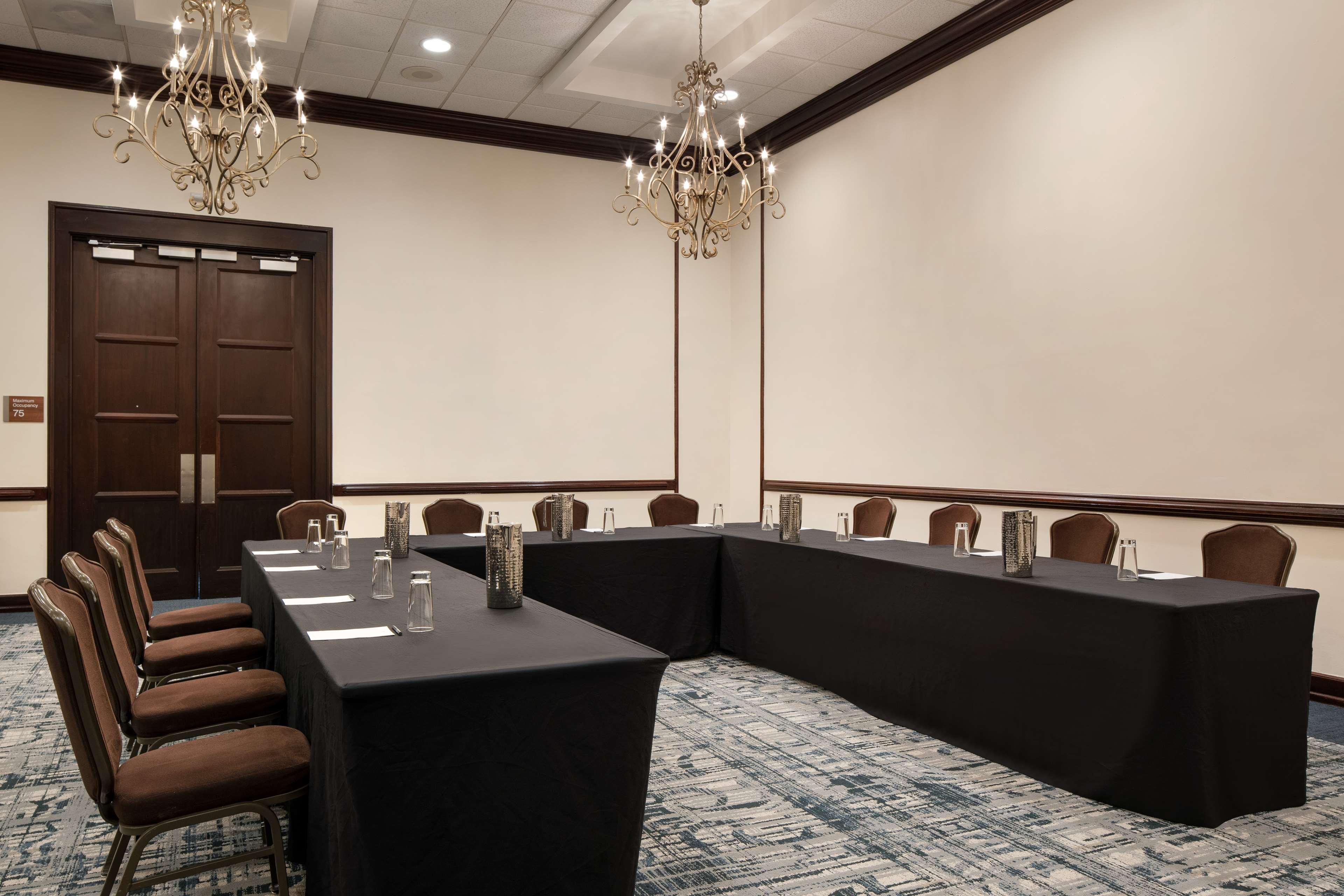 Embassy Suites By Hilton New Orleans Convention Center Екстериор снимка