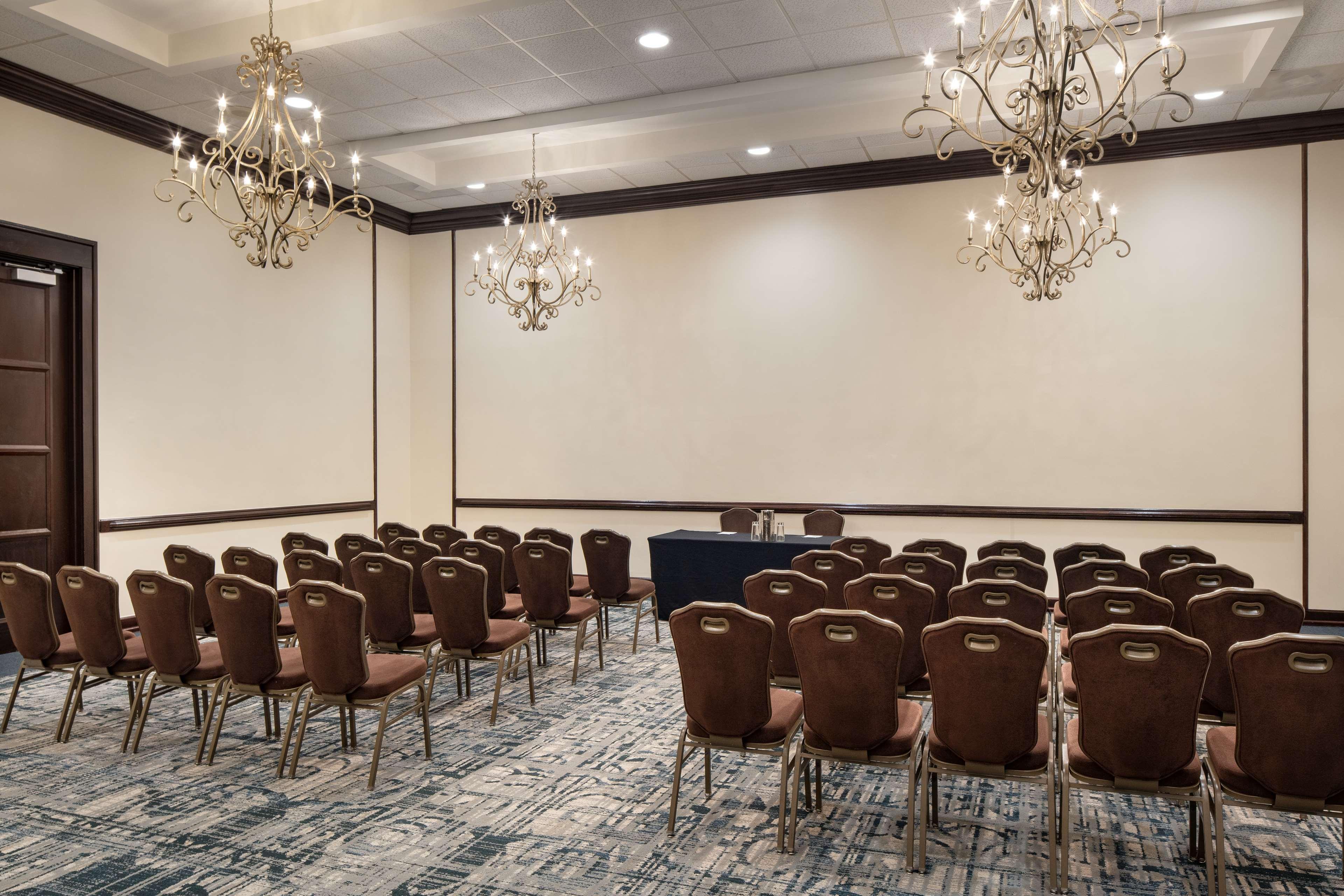 Embassy Suites By Hilton New Orleans Convention Center Екстериор снимка