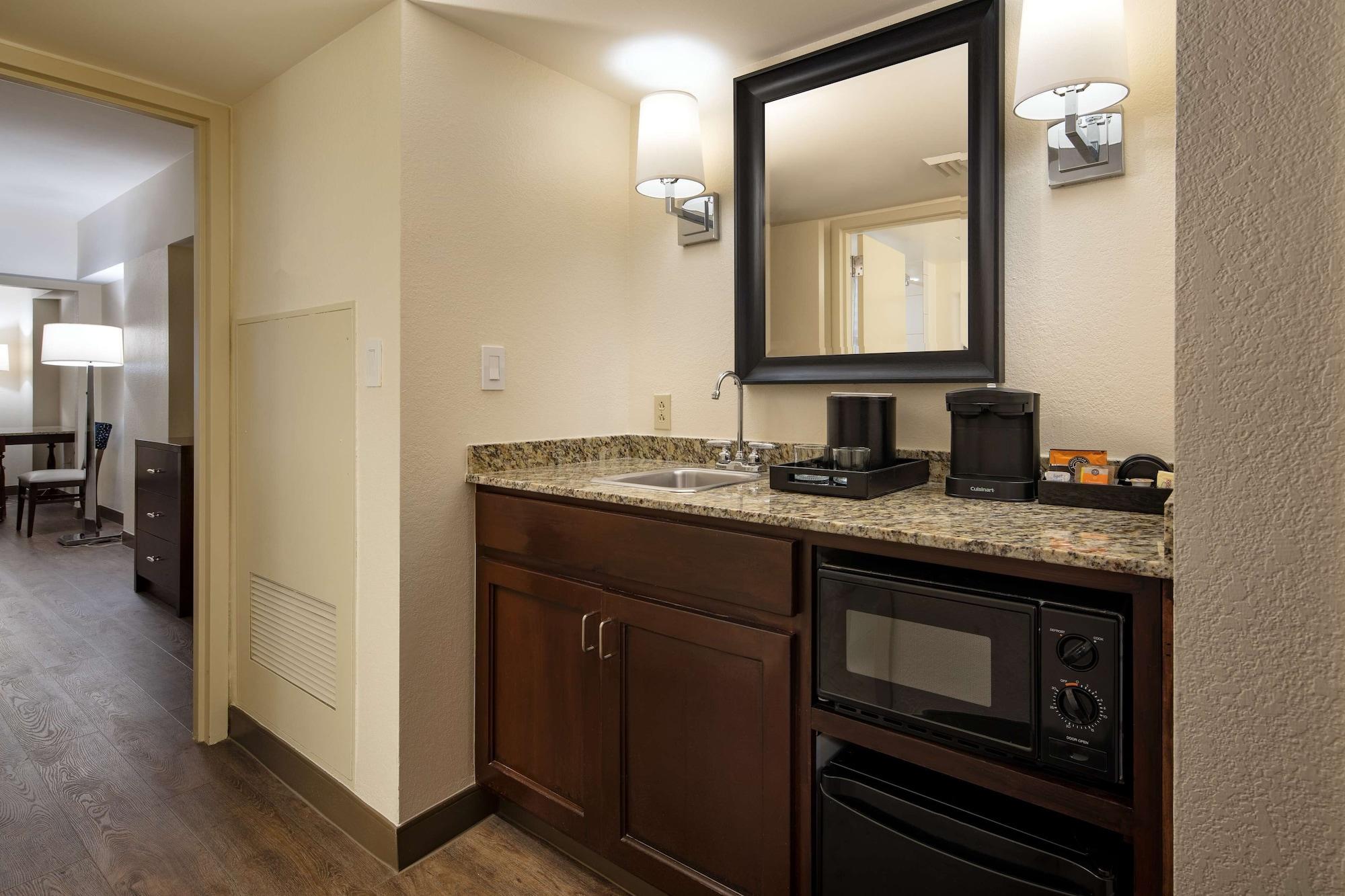 Embassy Suites By Hilton New Orleans Convention Center Екстериор снимка