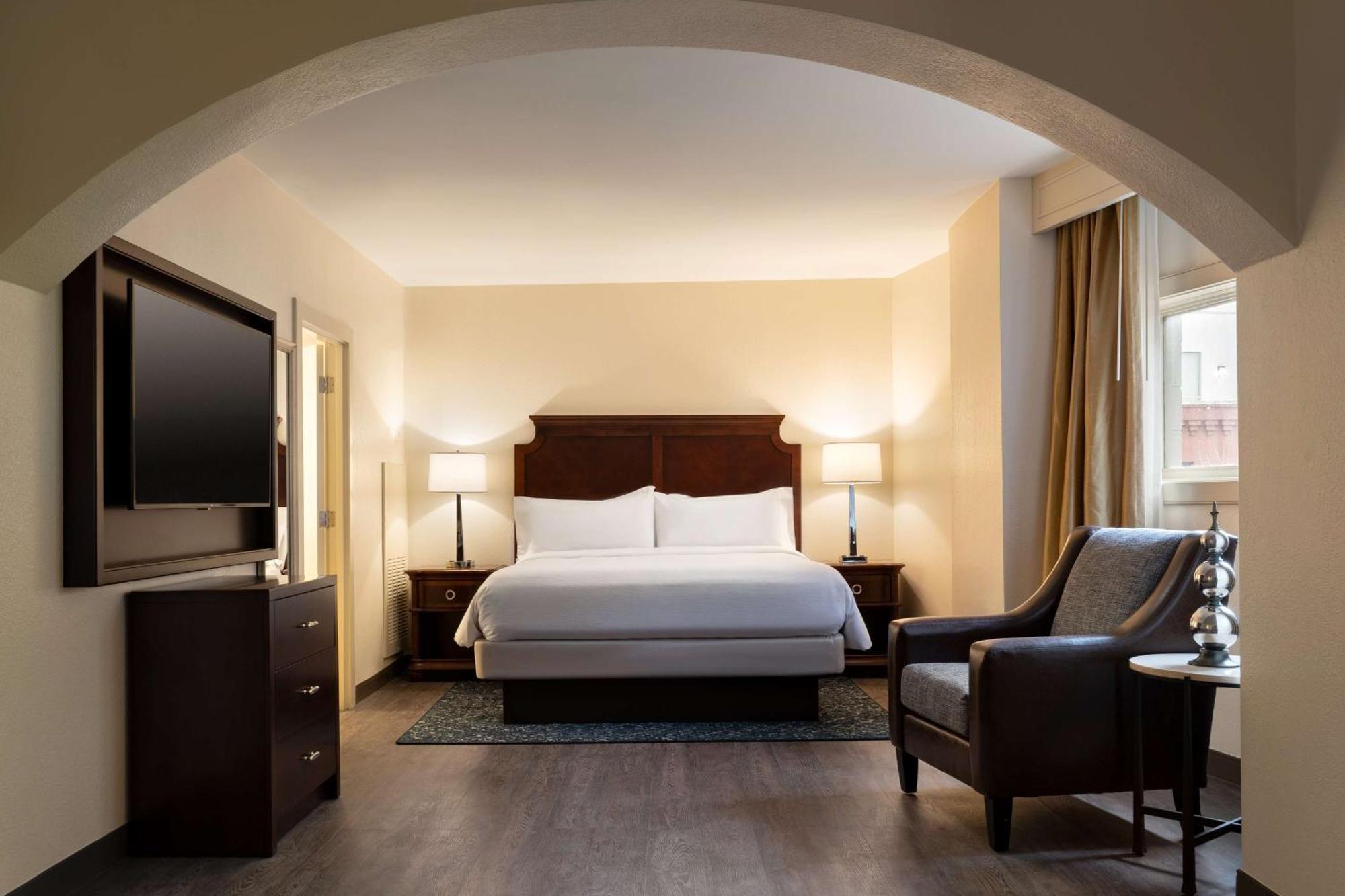 Embassy Suites By Hilton New Orleans Convention Center Екстериор снимка