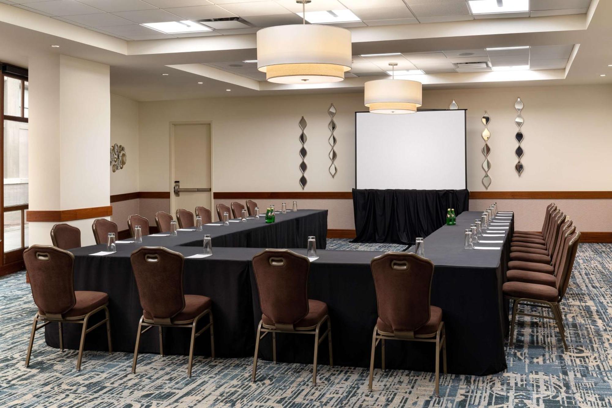 Embassy Suites By Hilton New Orleans Convention Center Екстериор снимка