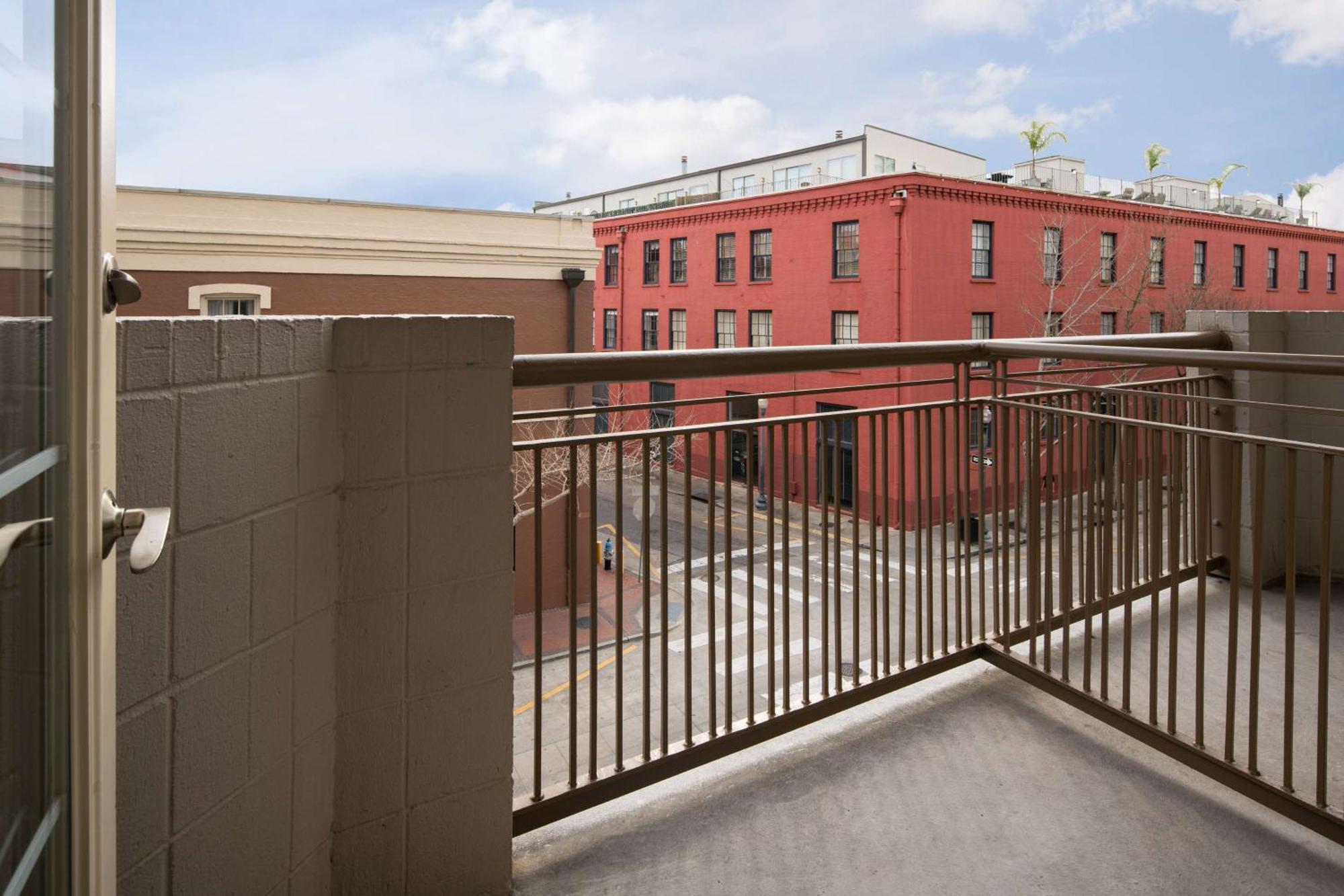 Embassy Suites By Hilton New Orleans Convention Center Екстериор снимка