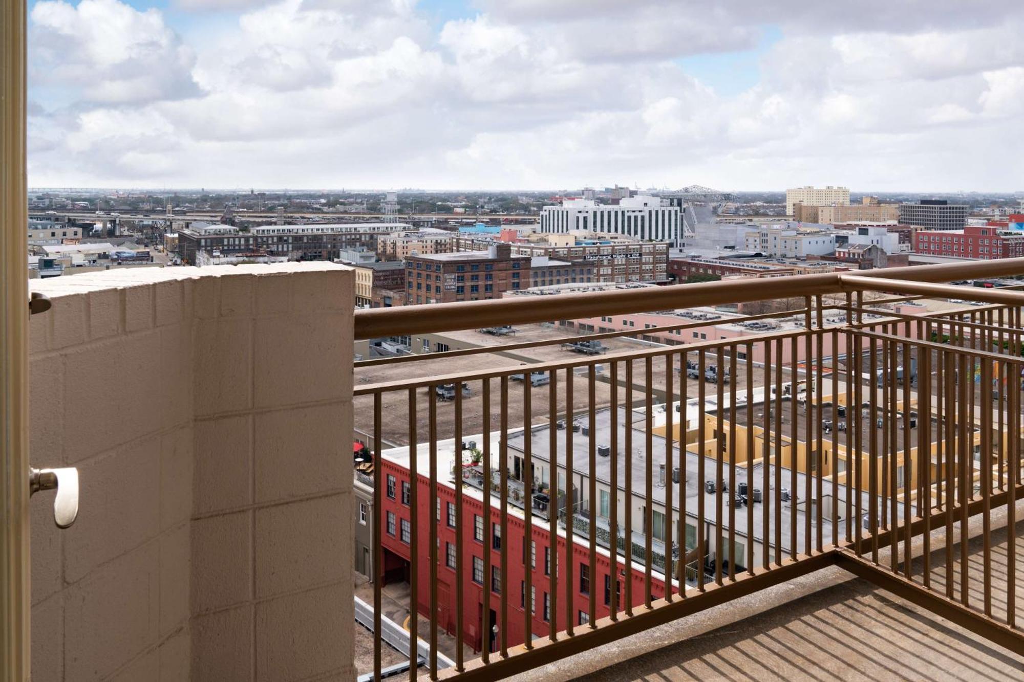Embassy Suites By Hilton New Orleans Convention Center Екстериор снимка